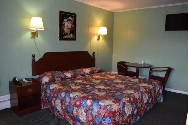 Top Hill Motel 6